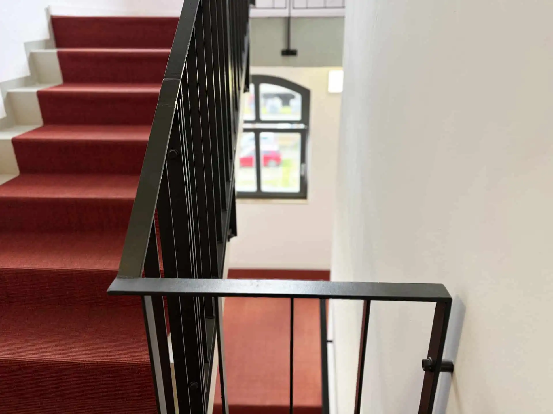 R&R Dienstleistungen GbR - Hausmeisterservice in Magdeburg - Treppenhaus­reinigung in Magdeburg, Reinigung von Fußböden unterschiedlichster Beschaffenheit, Reinigung von Handläufern, Griffen, Schaltern, Briefkästen, Klingelanlagen, etc.